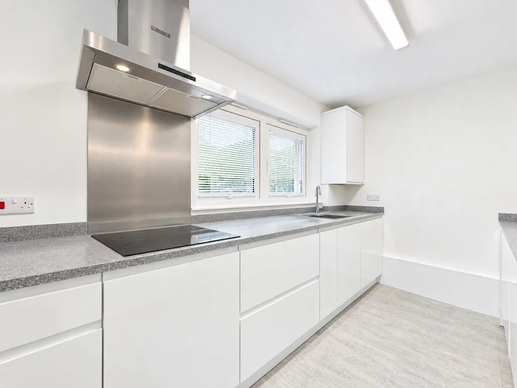 Flat Weald Close in Horsham