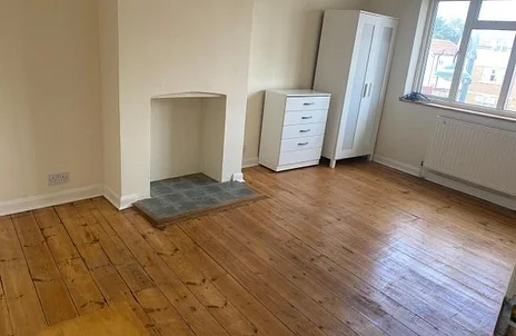 Flat Ewell Road in London