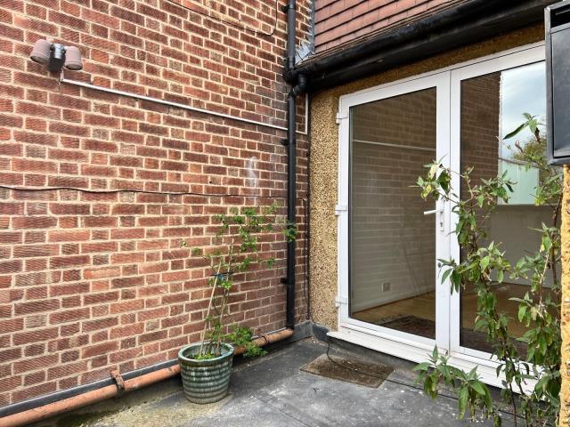 Flat Ewell Road in London