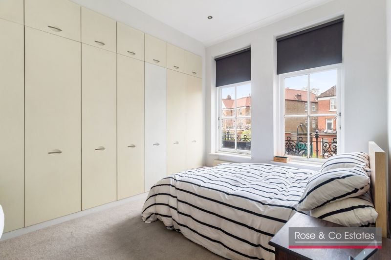 Flat Fitzjohn's Avenue in Greater London