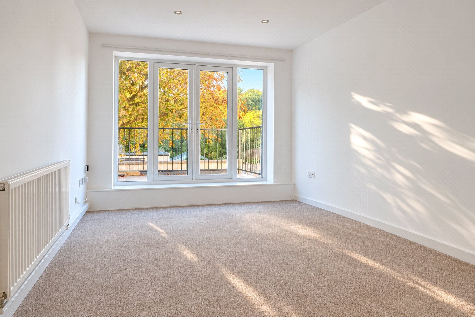 Flat Birchanger Road in Greater London