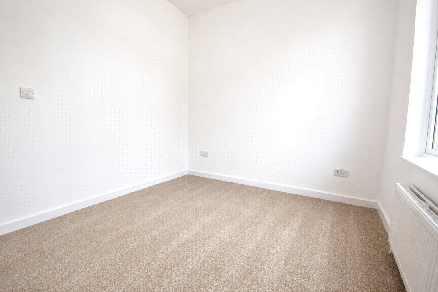 Flat Birchanger Road in Greater London