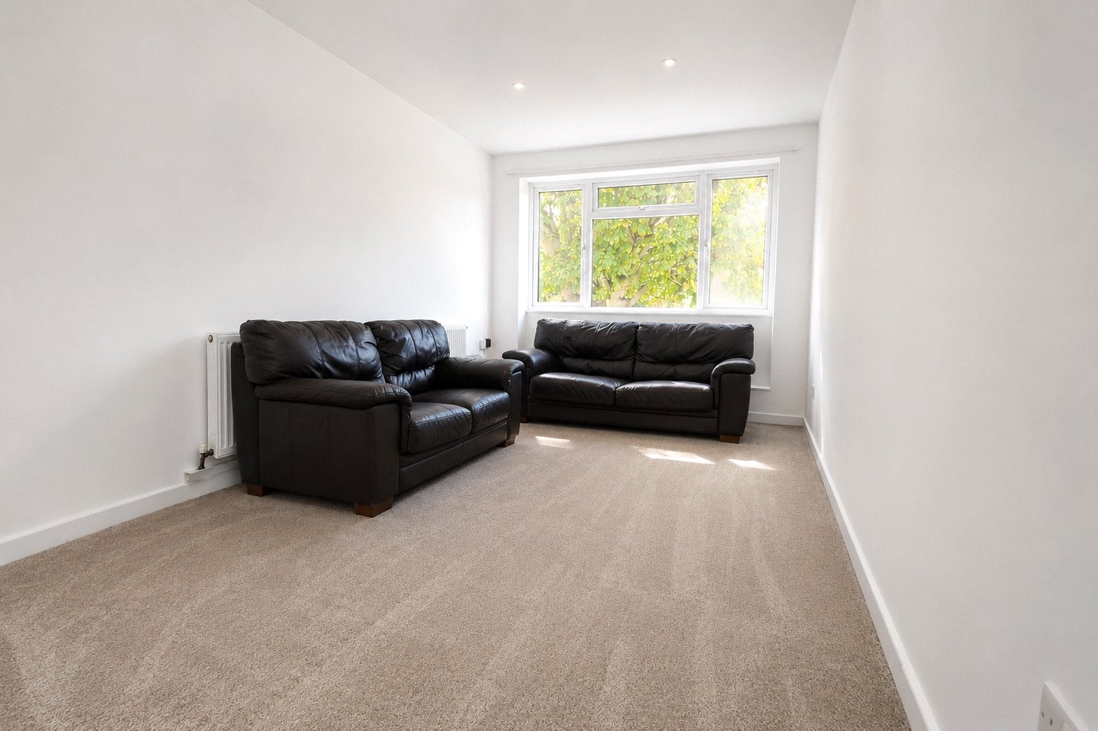 Flat Birchanger Road in Greater London