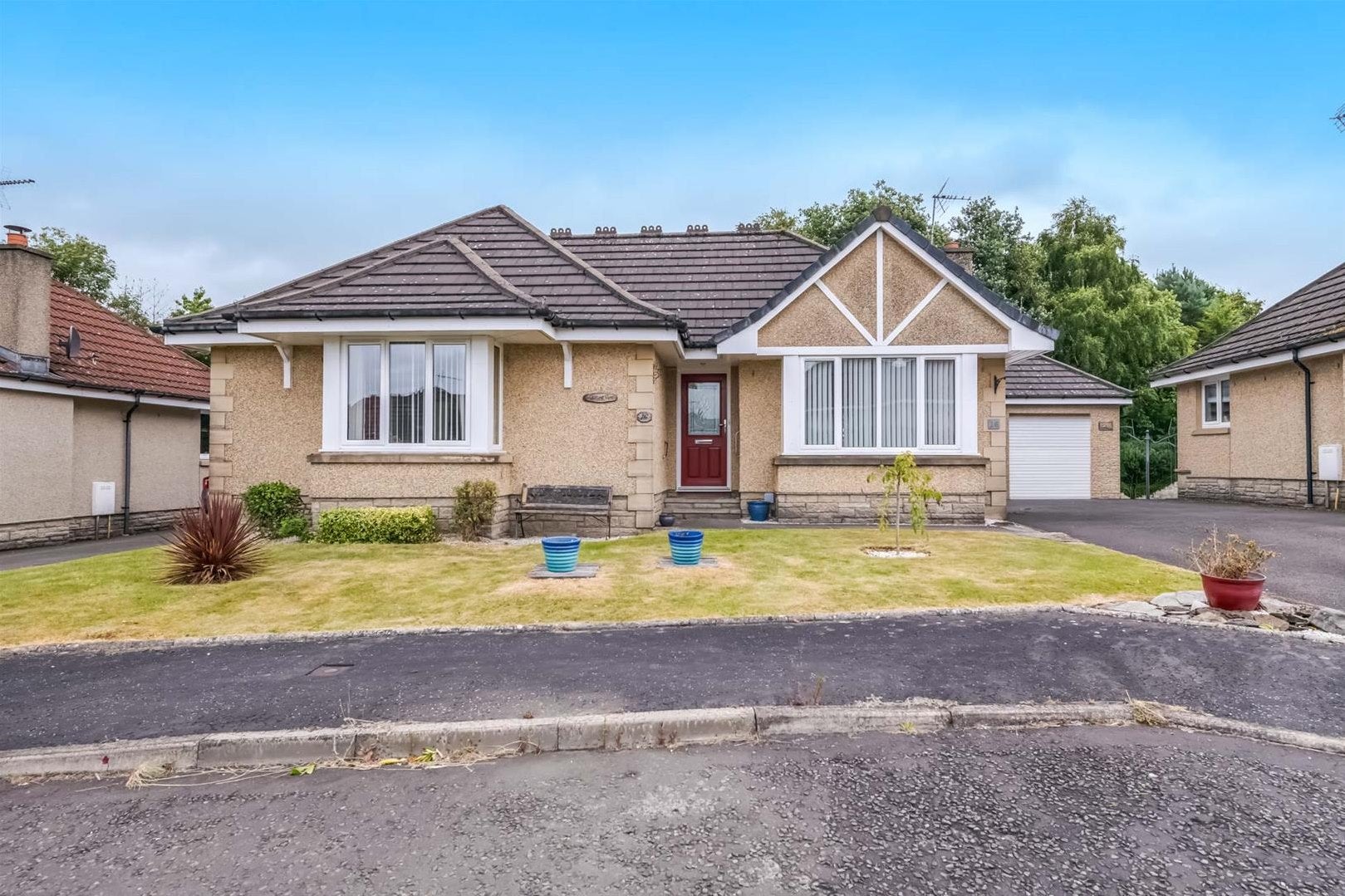 House King O' Muirs Drive in Tullibody