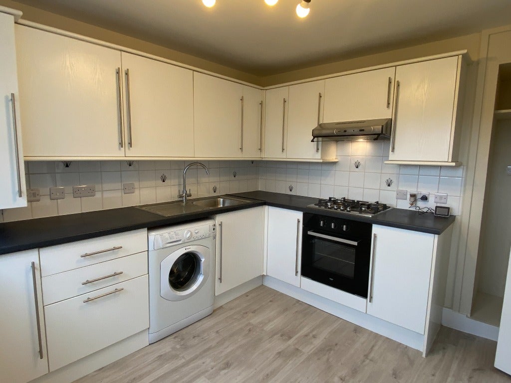 Flat Stenhouse Drive in City of Edinburgh