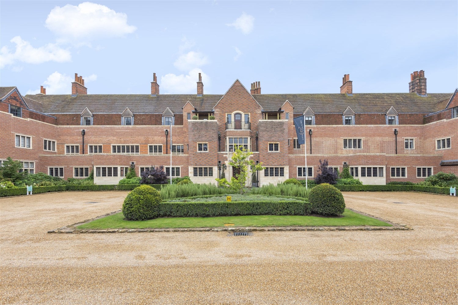 Flat King's Drive in Chichester