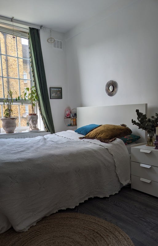 Room White Post Lane in Greater London