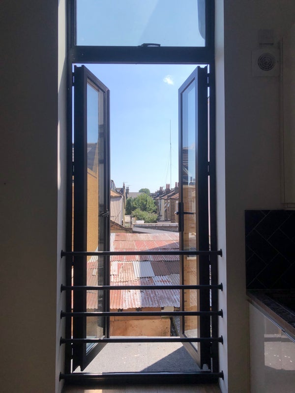 Room Windus Road in Greater London