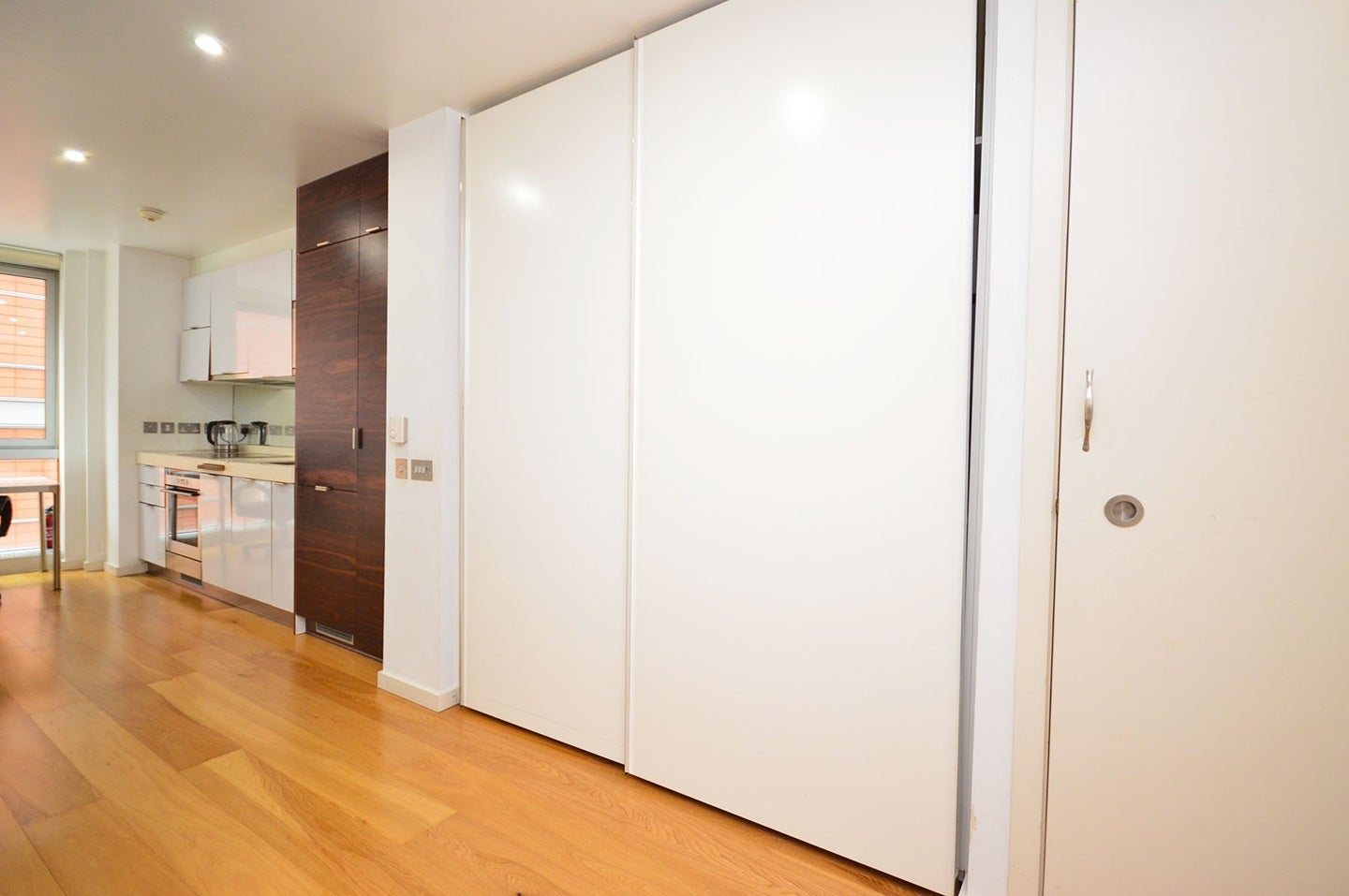 Flat Fairmont Avenue in Greater London
