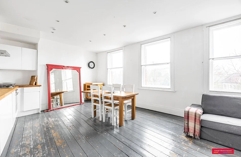 Flat Brixton Hill in Greater London