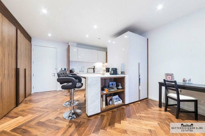 Flat New Union Square in Greater London