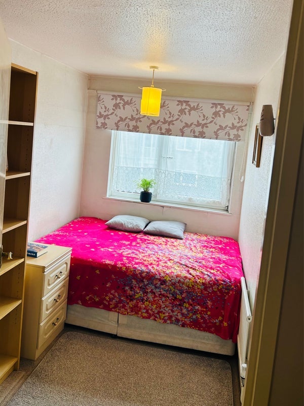 Room Gawsworth Close in Greater London