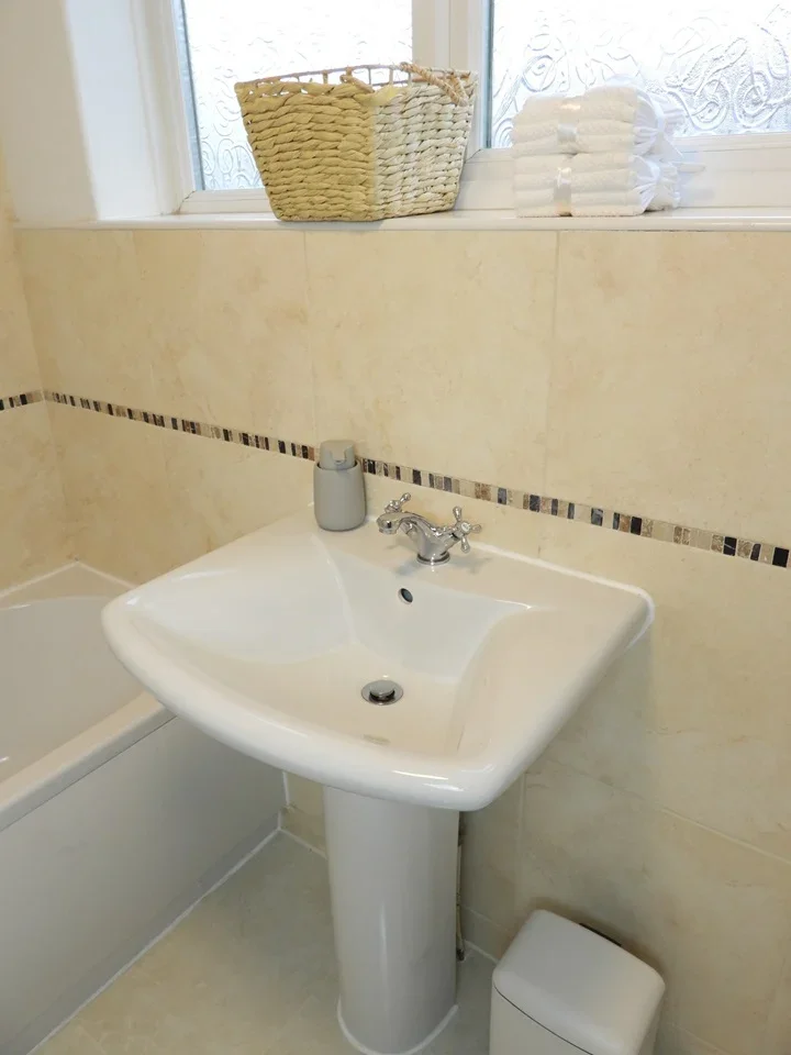 Room Sudbury Close in Royal Leamington Spa