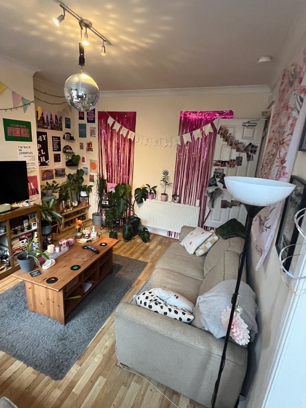 Flat Bankfield Terrace in Leeds