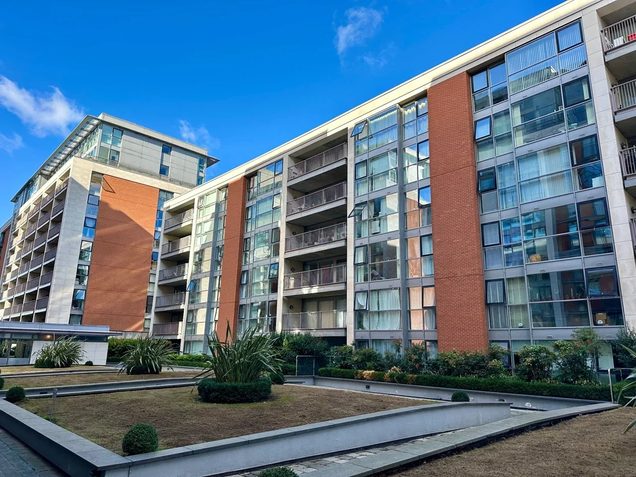 Flat Western Gateway in Greater London