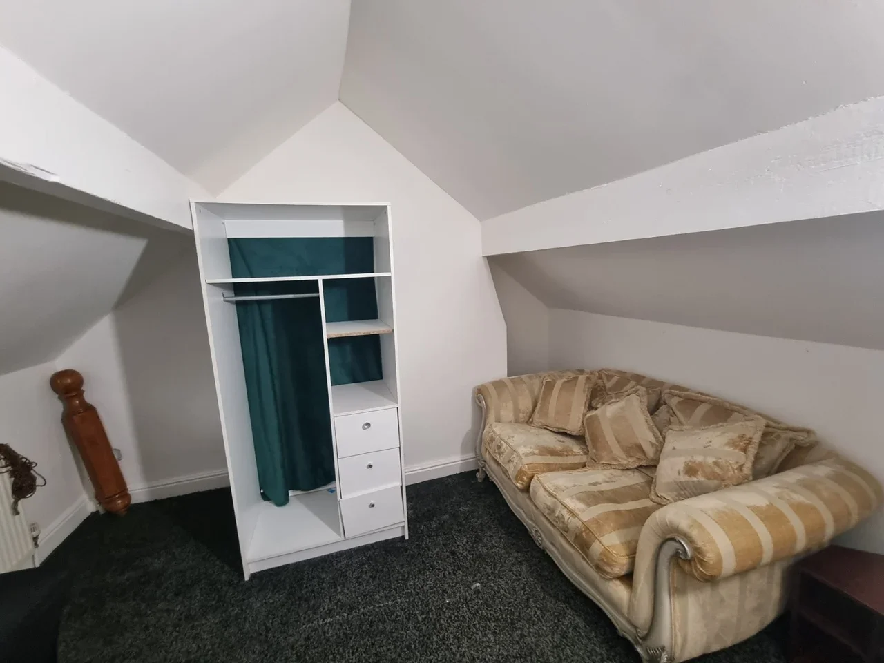 Room Manchester Road in Kirklees