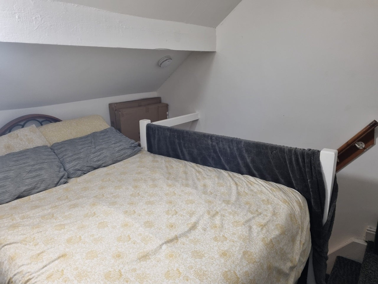 Room Manchester Road in Kirklees
