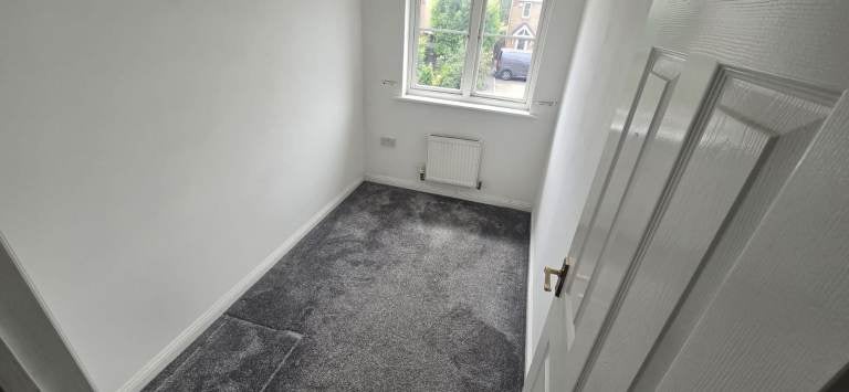 House Derwent Close in Watford