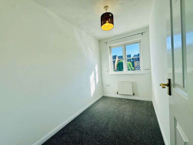 House Derwent Close in Watford