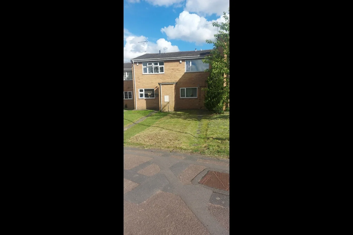 House Leysdale Close in Leicester