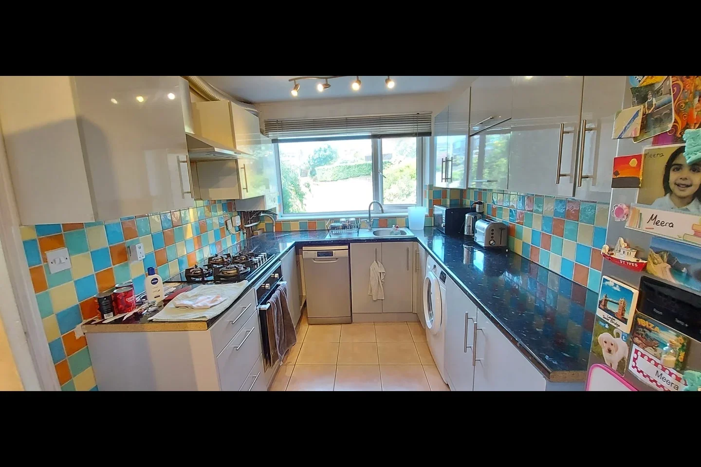 House Leysdale Close in Leicester