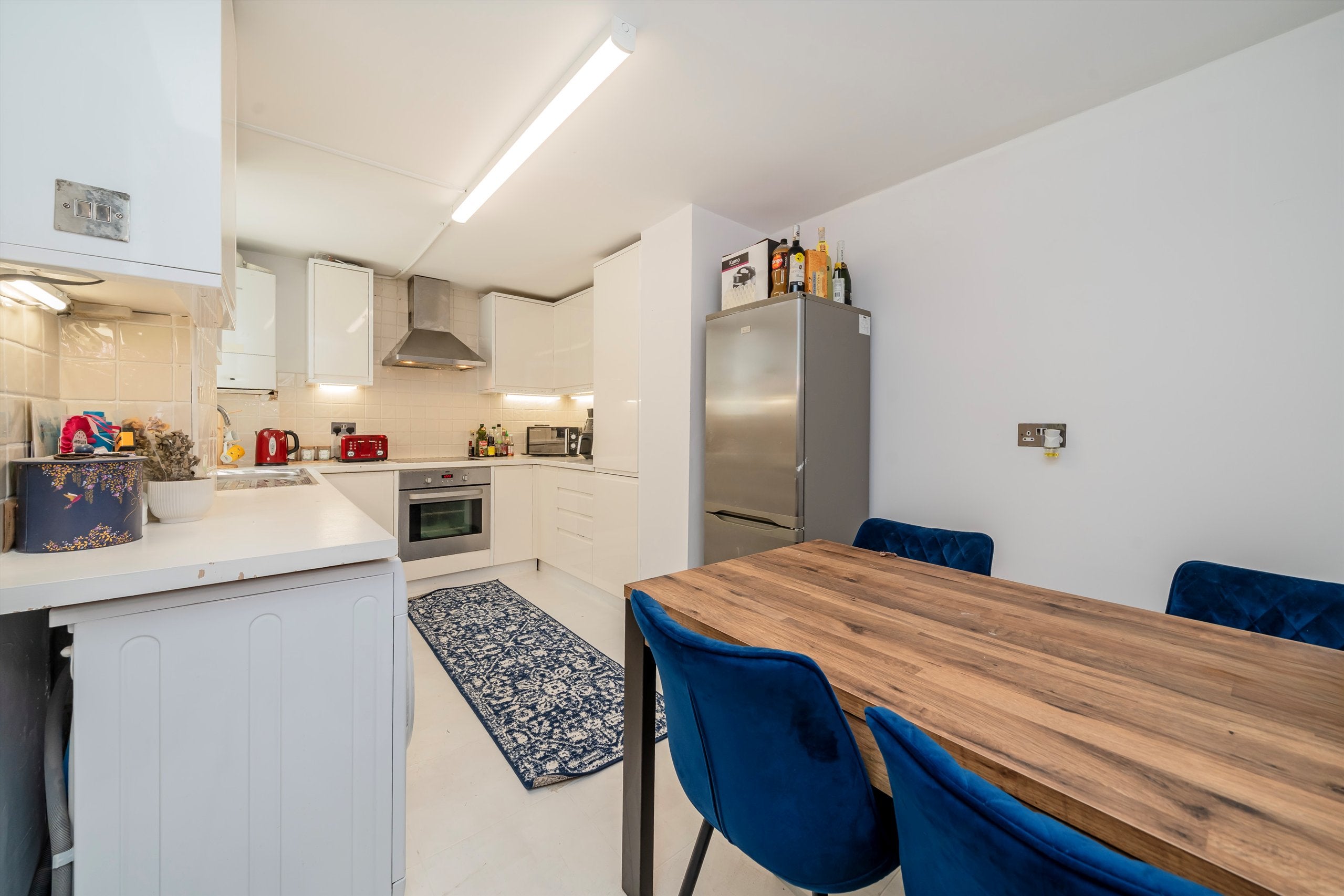 Flat Cambridge Street in City of Westminster