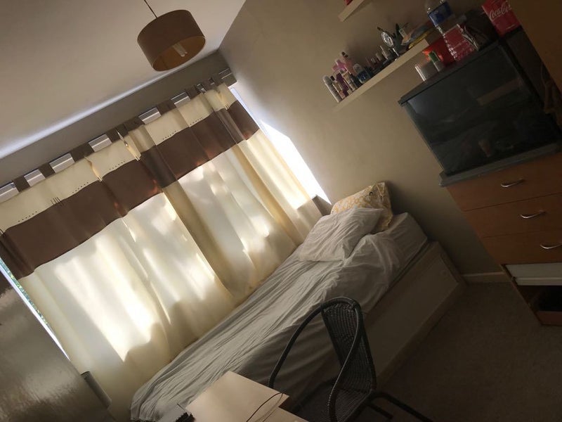 Room Combine Way in Greater London