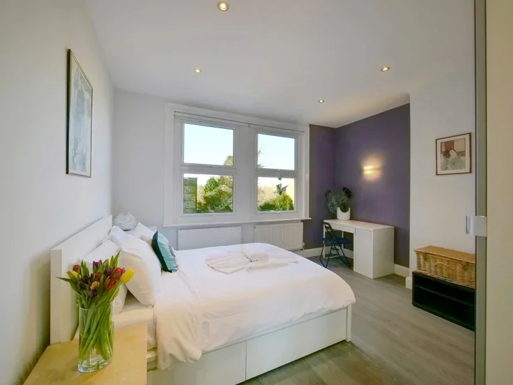 Flat Mountfield Road in Greater London