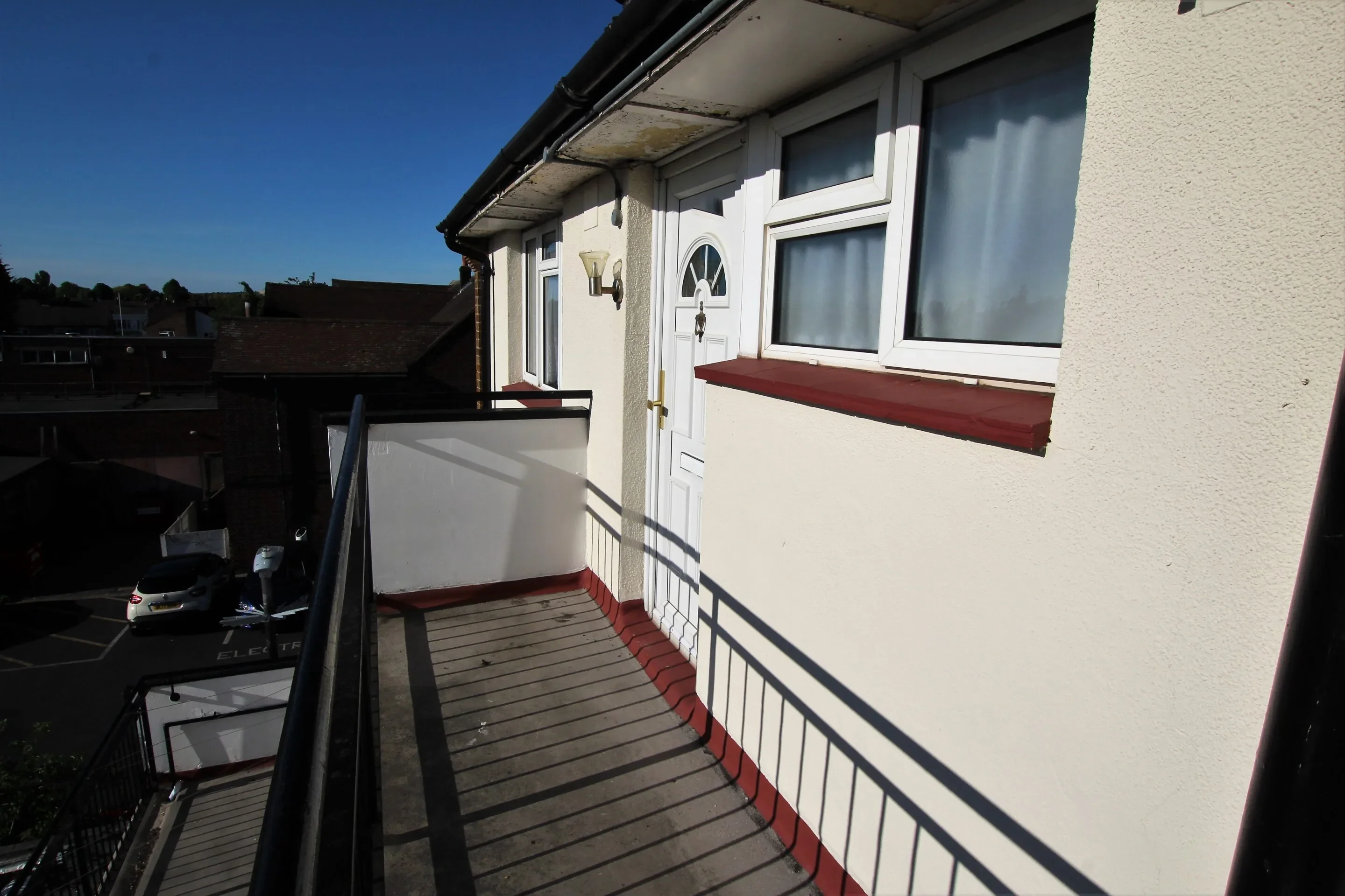 Flat Heathway in Greater London