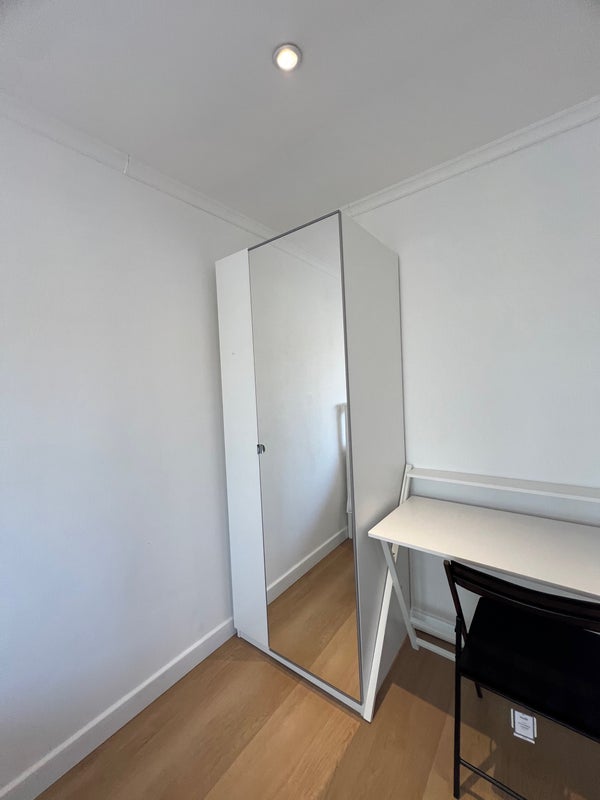 Room Esmeralda Road in Greater London