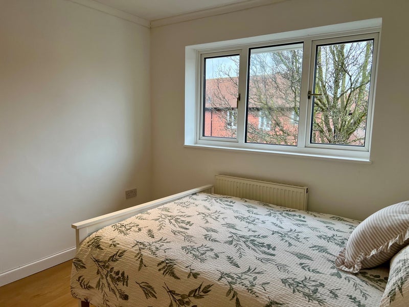 Room Esmeralda Road in Greater London