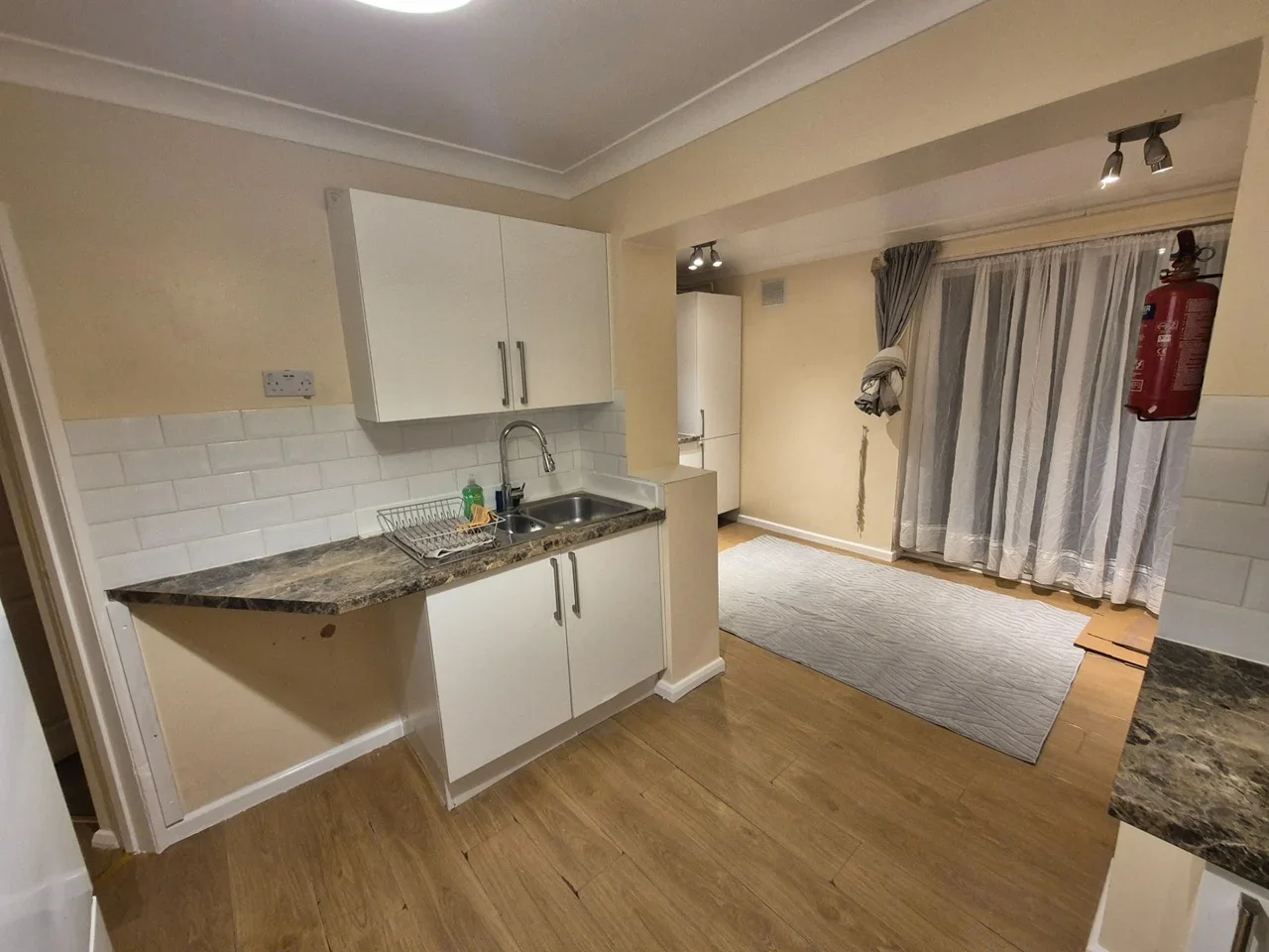 House Field End Close in Luton
