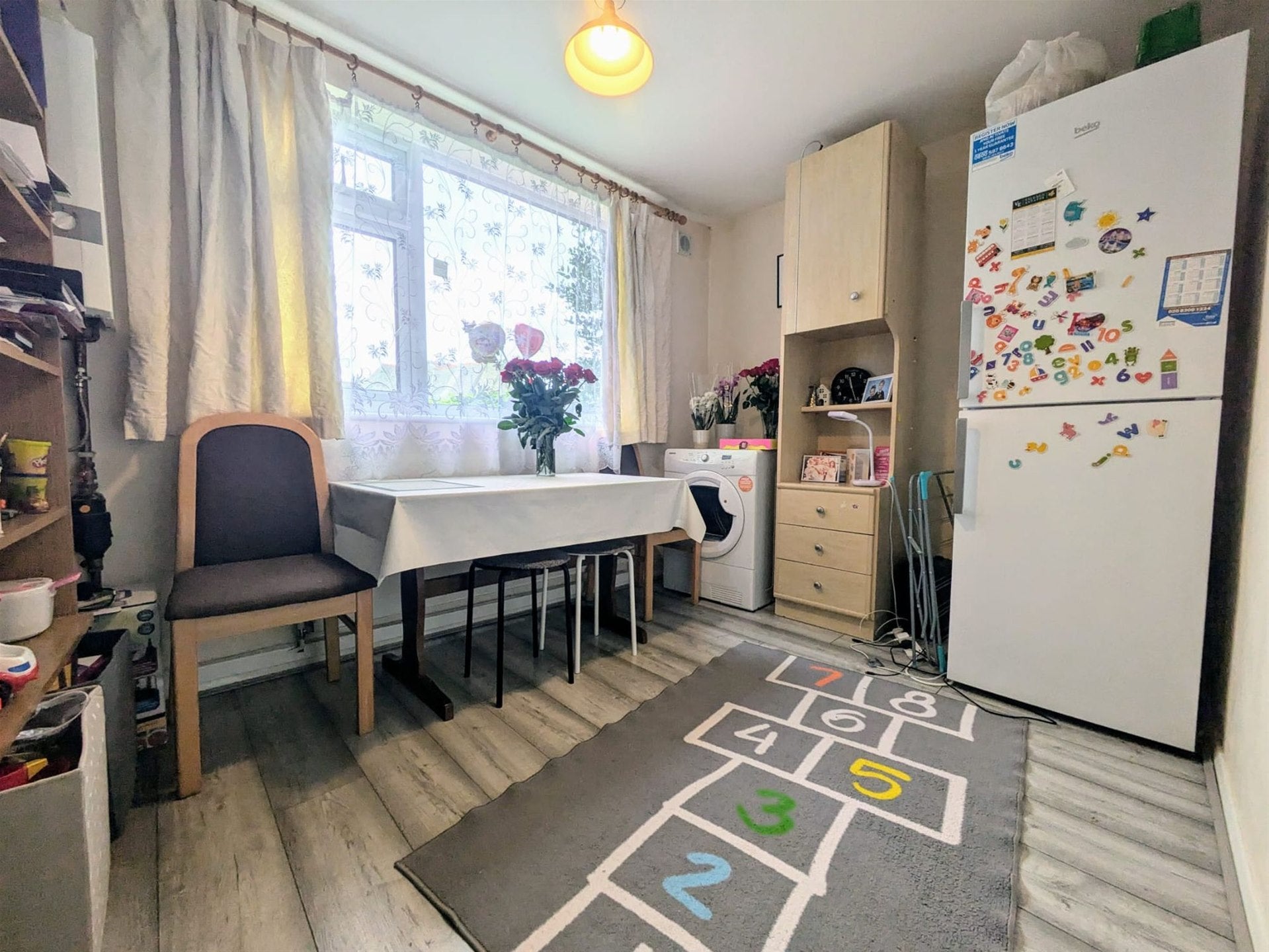 Flat Hadlow Road in Greater London