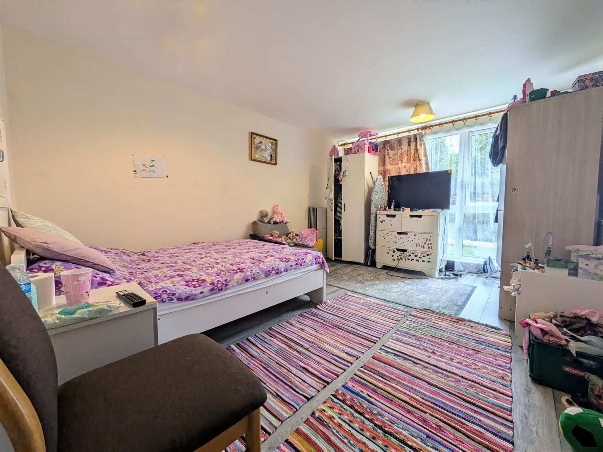 Flat Hadlow Road in Greater London