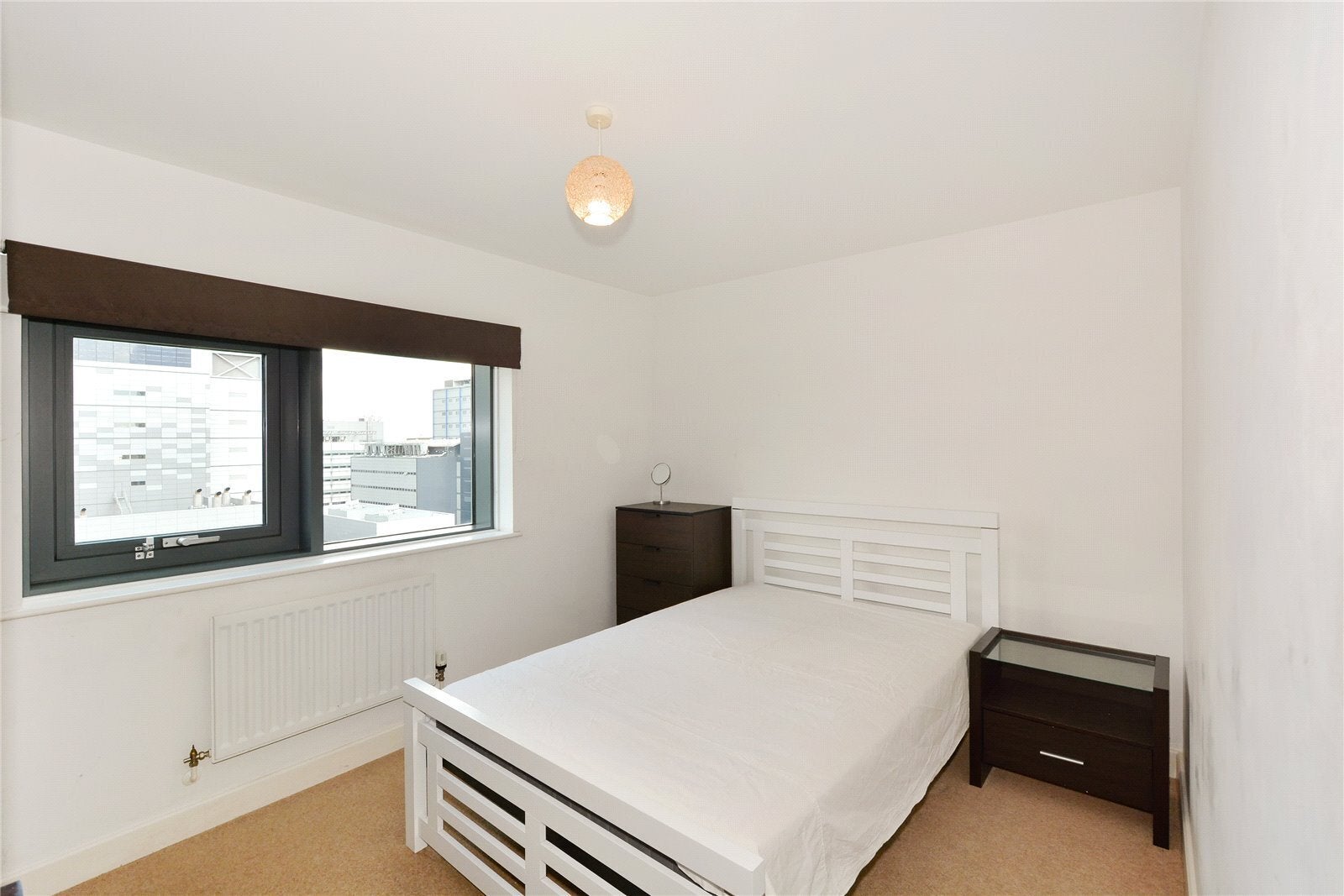Flat Blackwall Way in Greater London