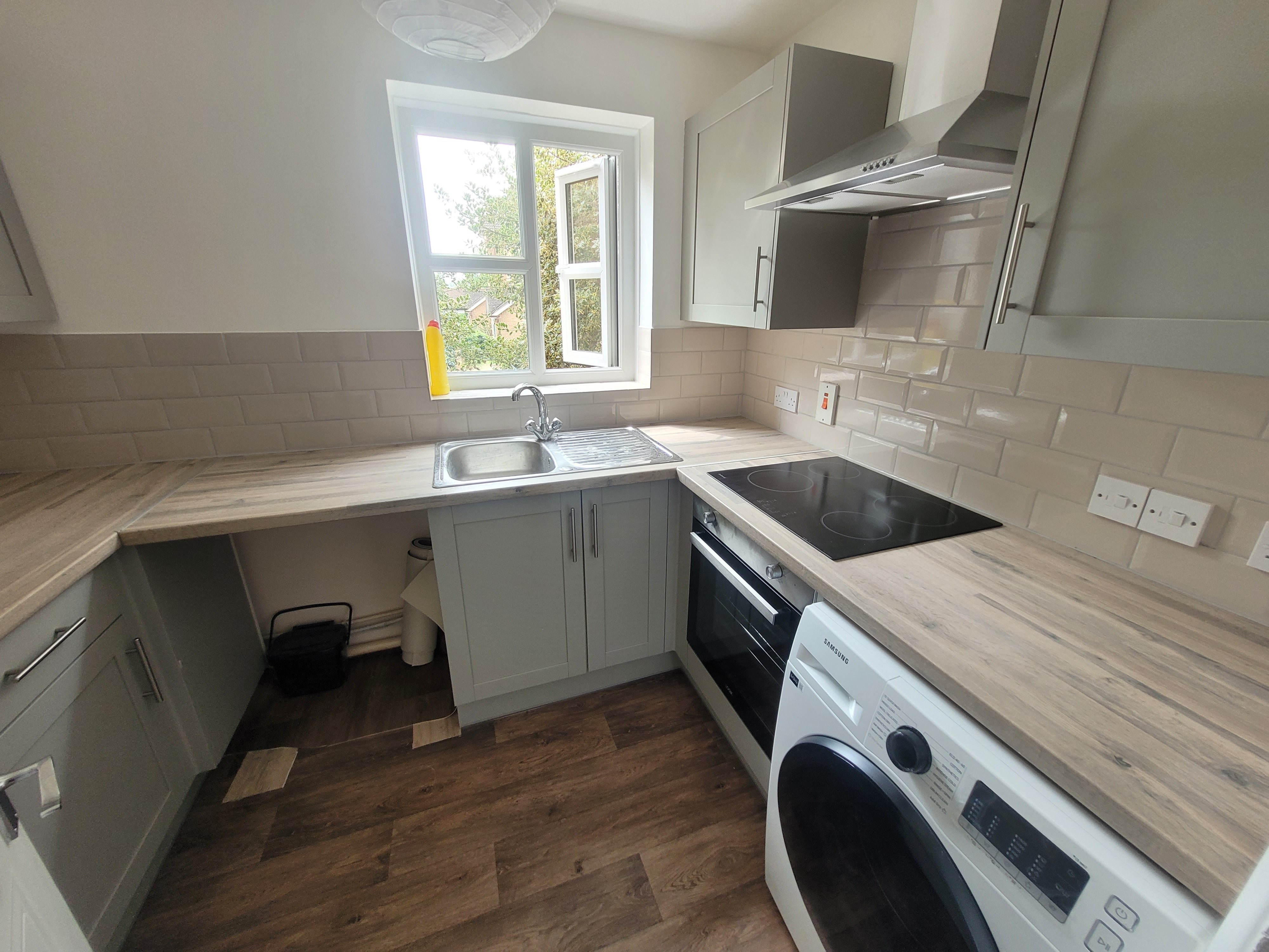 Flat Worcester Gardens in Slough