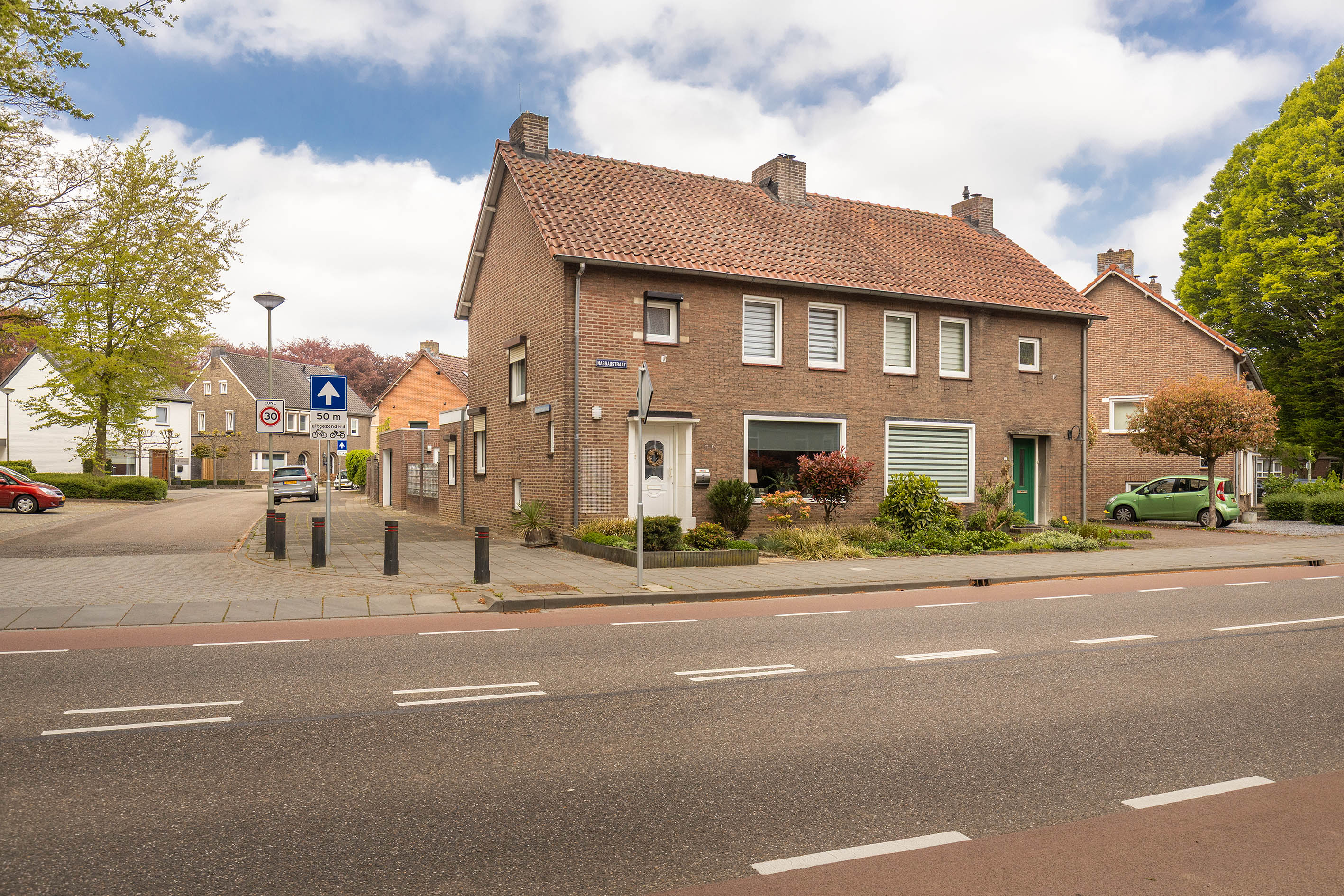Huis Nassaustraat 1 in Geleen