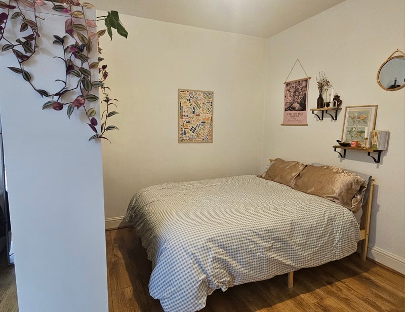 Room Essex Road in Greater London