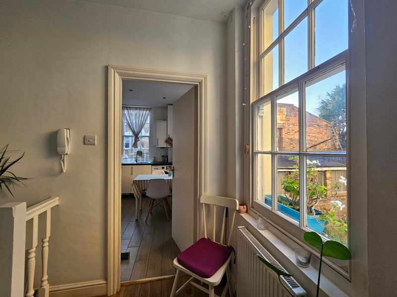 Room Essex Road in Greater London