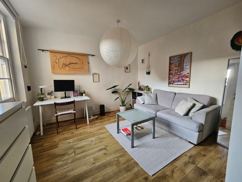 Room Essex Road in Greater London