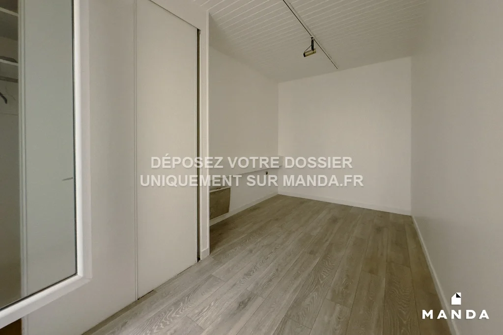 Flat Rue Petit in Paris