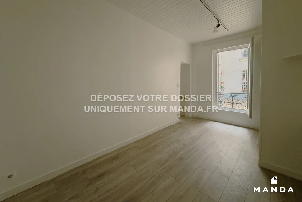 Flat Rue Petit in Paris