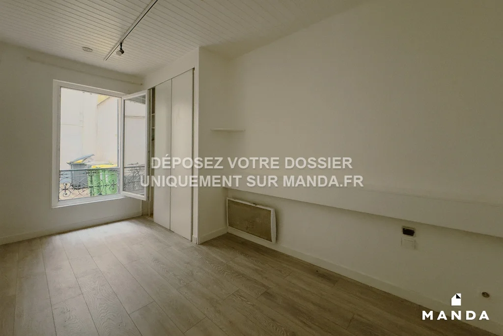 Flat Rue Petit in Paris