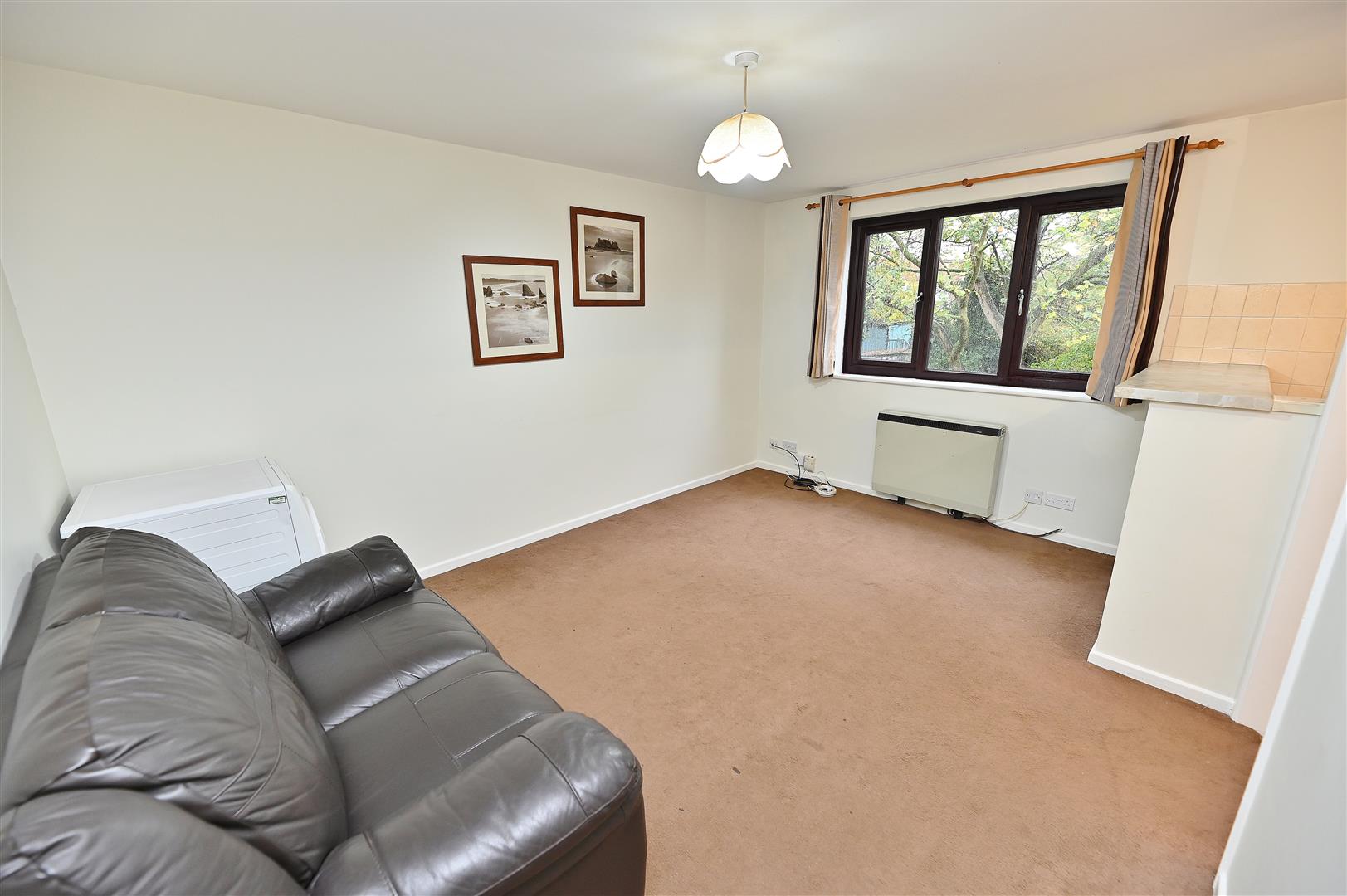 Room Eastern Avenue in Greater London