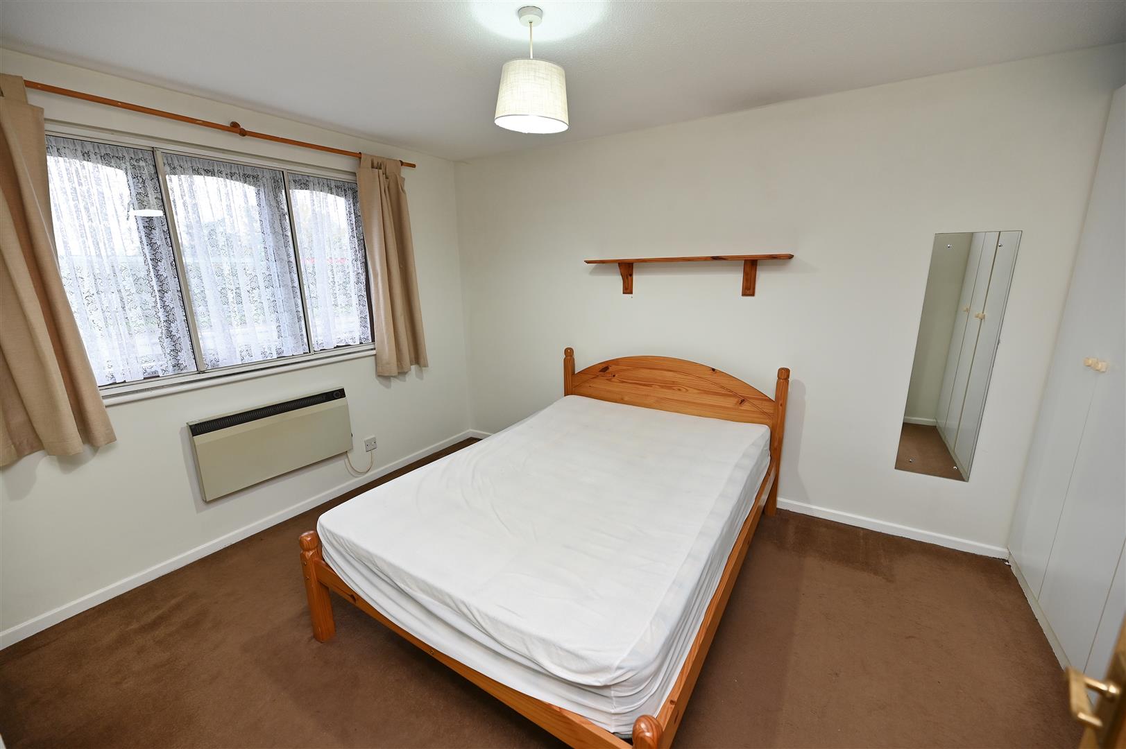Room Eastern Avenue in Greater London