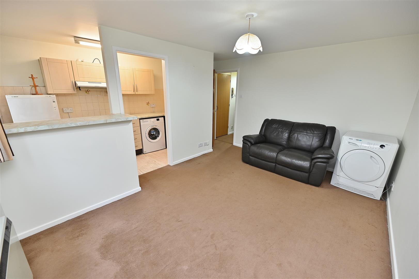 Room Eastern Avenue in Greater London