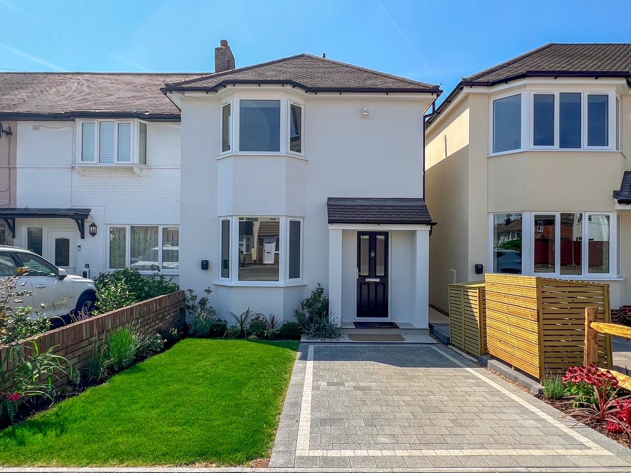 House Berkeley Drive in Walton on Thames