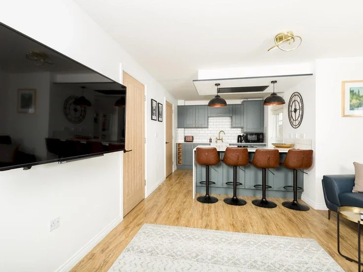 Flat Turberville Place in Warwick