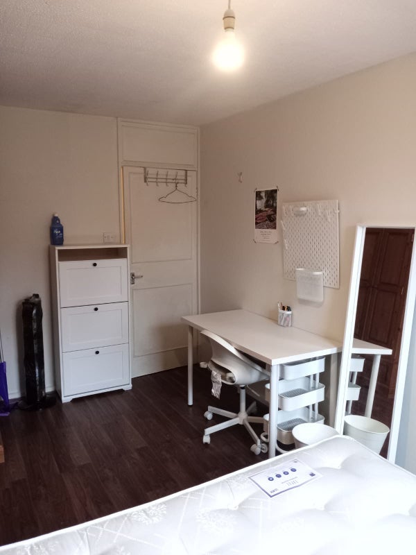Room Maysoule Road in Greater London