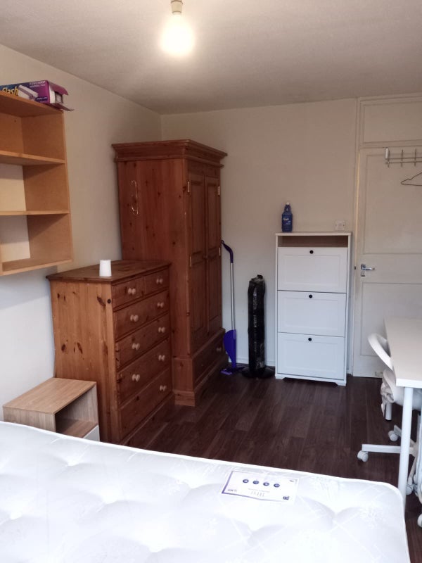Room Maysoule Road in Greater London